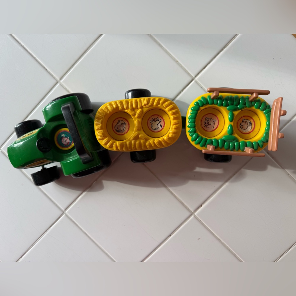 Vintage John Deere Pull-Along Animal Hayride Tractor Toy Tomy ERTL - No Sound